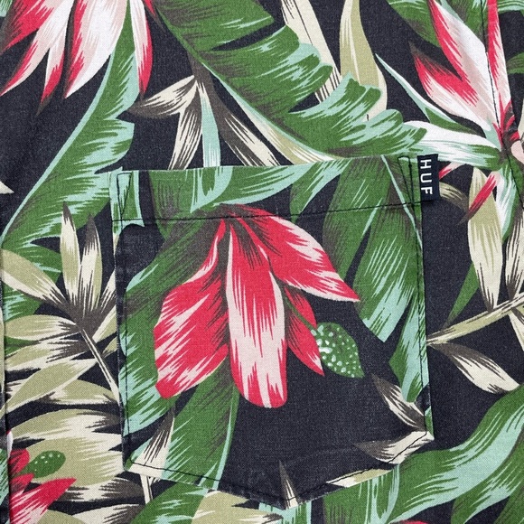 Mens short sleeve Hawaiian print shirt in black, green, red by HUF size large. - Picture 5 of 5
